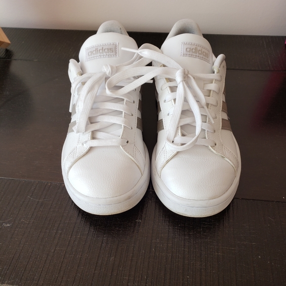 adidas Shoes - Adidas sneakers. Size US 6.5